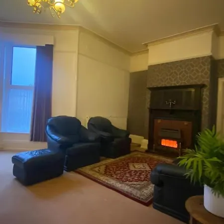 Apartment Spacious Flat In A Victorian House - Free Parking *