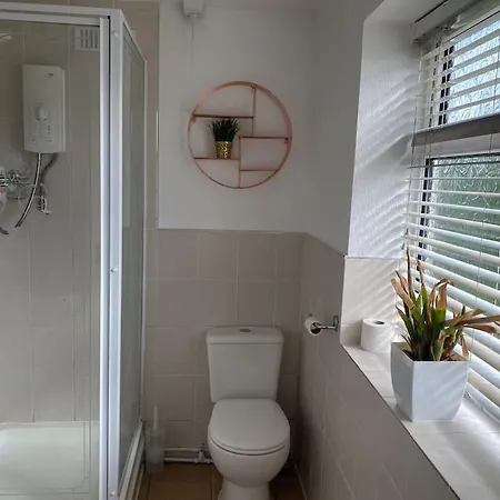 Spacious Flat In A Victorian House - Free Parking Bradford (West Yorkshire)